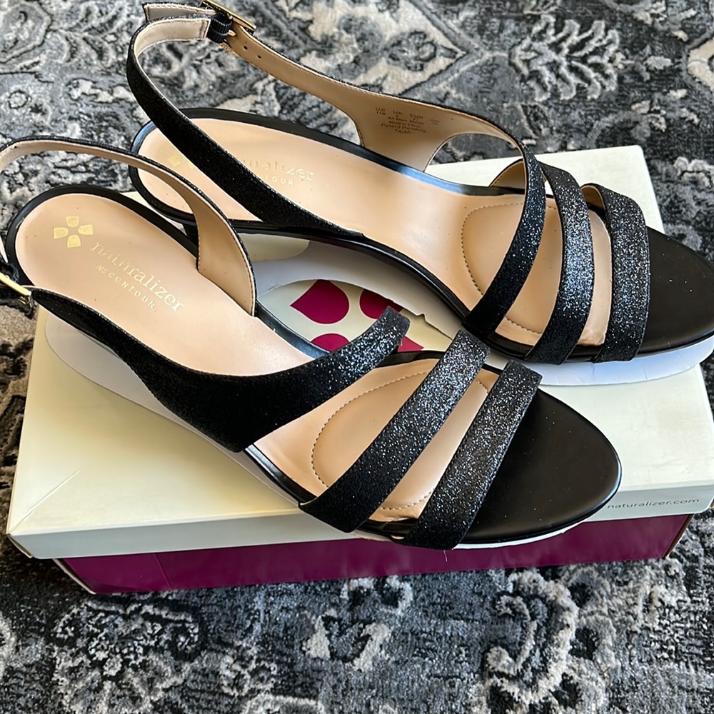 New! NATURALIZER N5 Contour